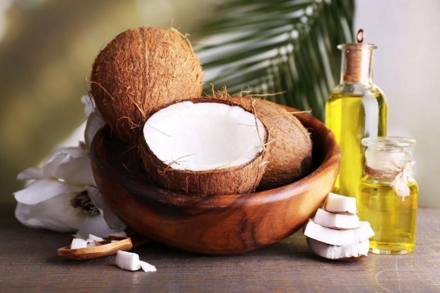 Kokosriekstu eļļa. No virtuves līdz guļamistabai
