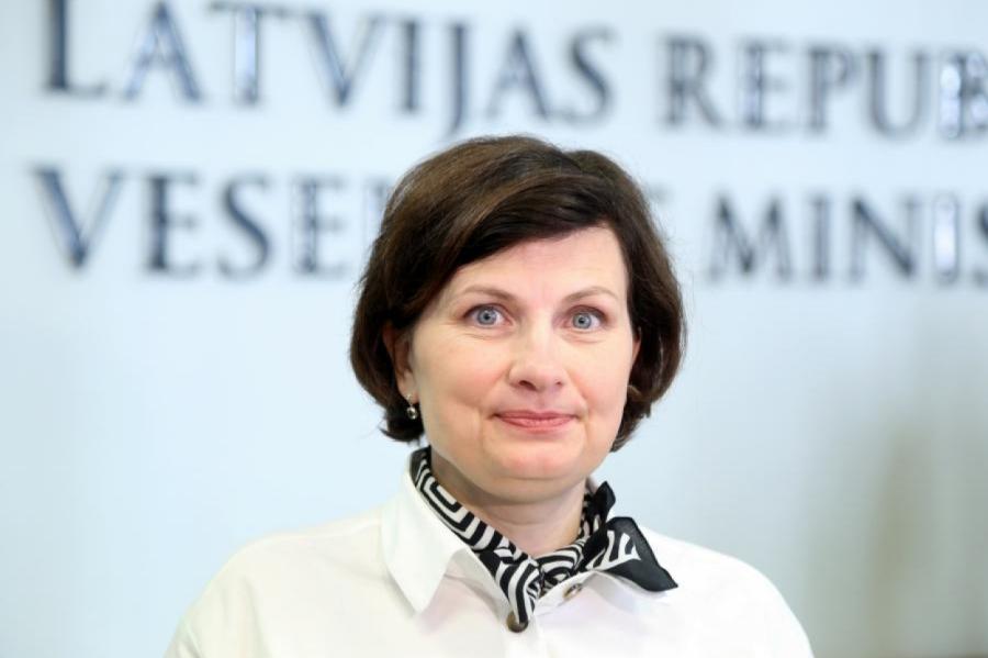 Apsver iespēju samazināt maksu par ģimenes ārsta apmeklējumu visiem pensionāriem