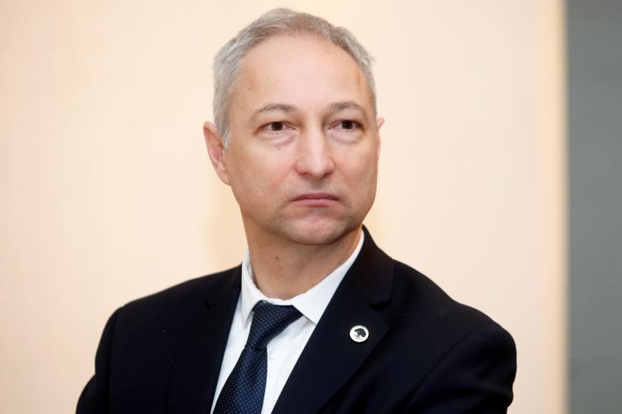 Kas vēršas pret Bordānu?