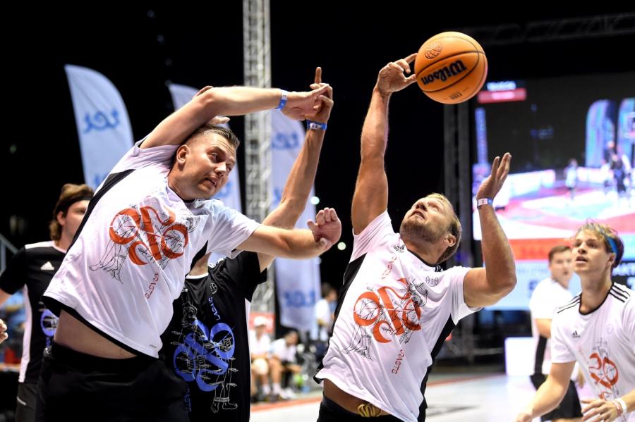 VS.lv: Krastu mačā basketbolu uzspēlējuši arī aktieri pret mūziķiem ...