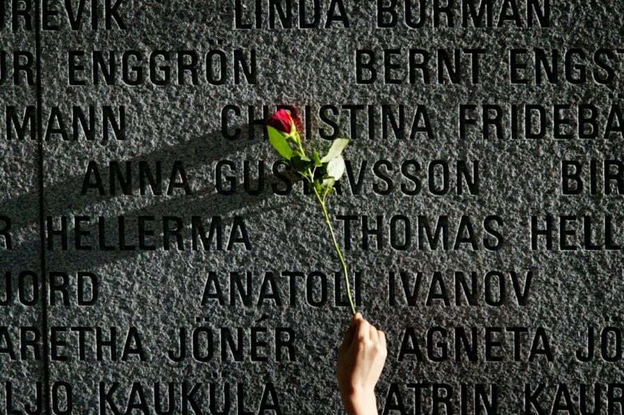 Igaunija satricināta: prāmis "Estonia" varēja nogrimt pēc sadursmes ar zemūdeni