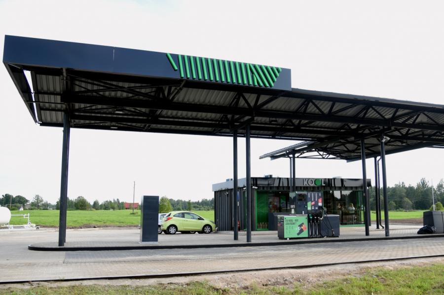Degvielas tirgotāji neizpratnē: Uzpildes stacijā liedz pārdot auto piederumus