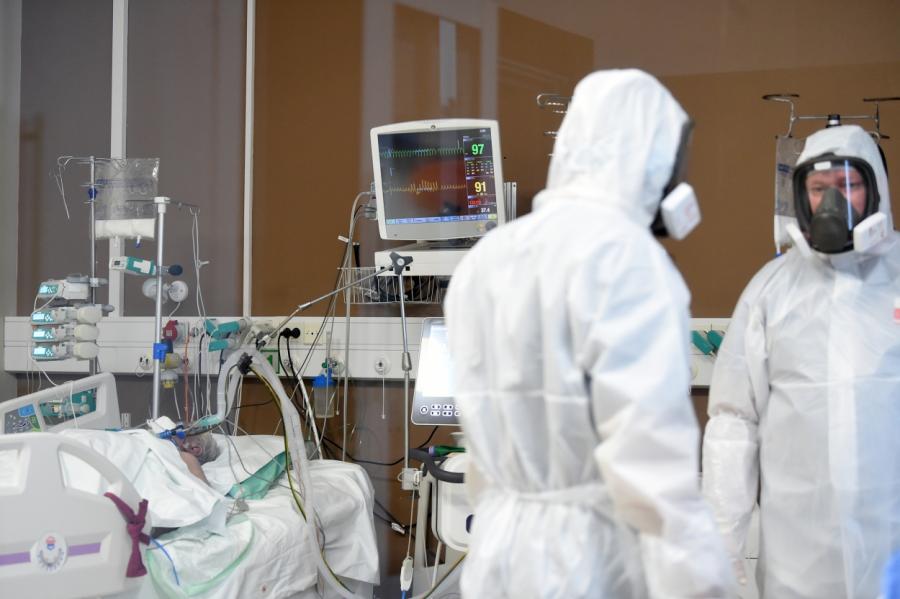 Sestdien stacionēts pēdējos mēnešos mazākais Covid-19 pacientu skaits