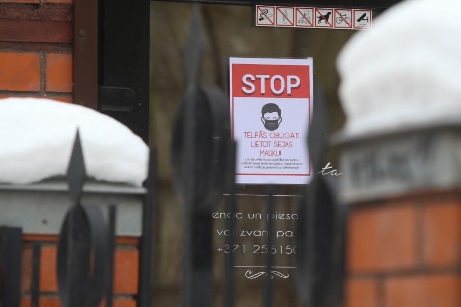 Kariņš atklāj, kad valdība varētu mīkstināt Covid-19 ierobežojumus