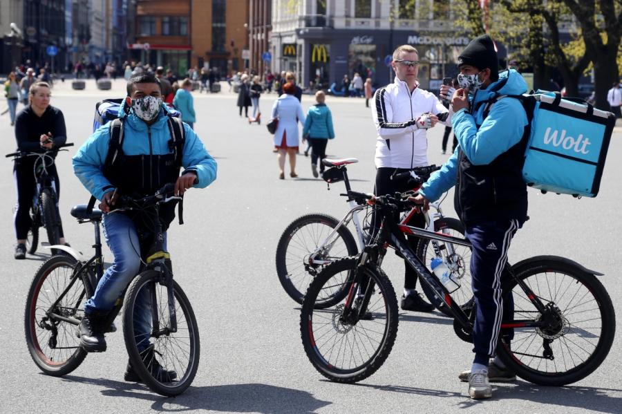 Ēdinātāji lokdauna laikā drīkstēs strādāt arī naktīs