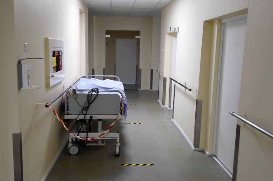 Diennaktī Latvijā reģistrēti 22 ar Covid-19 sasirgušo nāves gadījumi