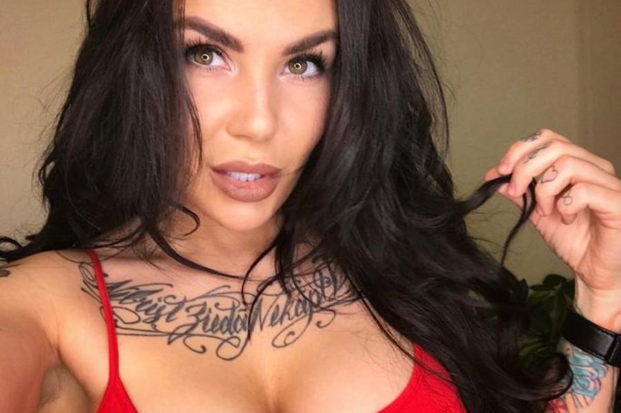 Seksapīlā Liene Ušakova sākusi strādāt naktsklubā