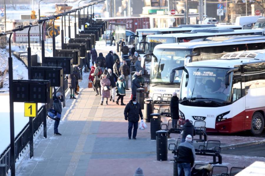 Reģionālo autobusu pasažierus aicina izmantot drošības jostas autobusos