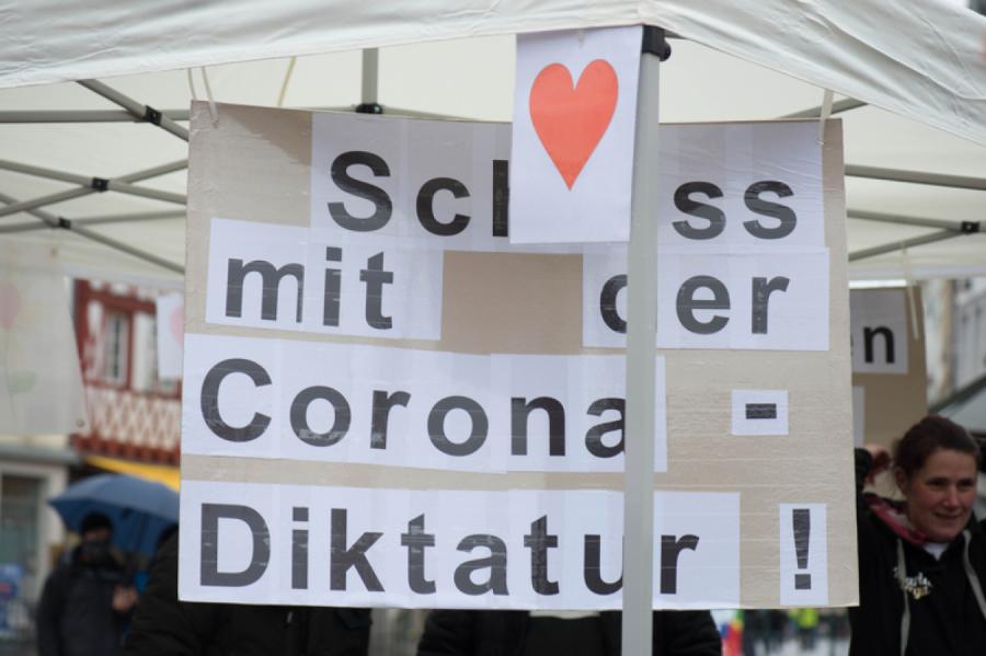 Vācija turpina atcelt Covid-19 ierobežojumus