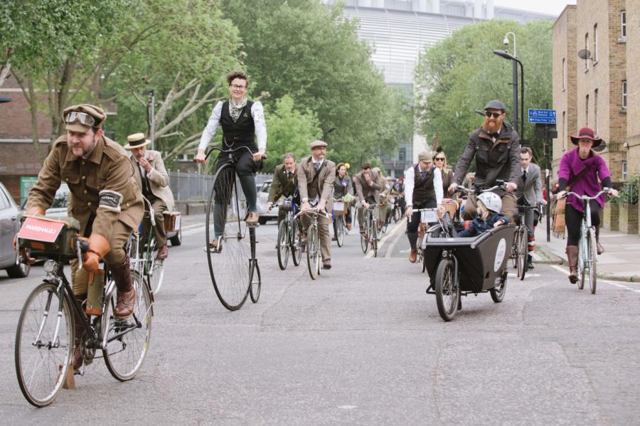 Notiks velofestivāls ar dienas un nakts braucieniem un retro velosipēdu parāde