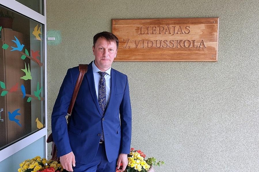 Bijušais Saeimas deputāts Agešins strādās Liepājas 7.vidusskolā par skolotāju