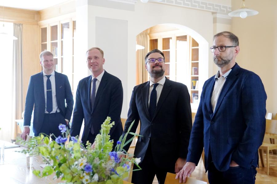 Opozīcija gatava ratificēt arī “bīstamu” konvenciju. Bet ar “pielikumu”