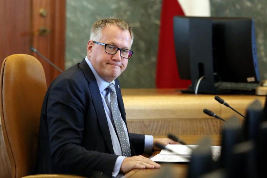 FM: Latvijas bankām var tikt lūgts iemaksāt budžetā 140 miljonus eiro (+VIDEO)