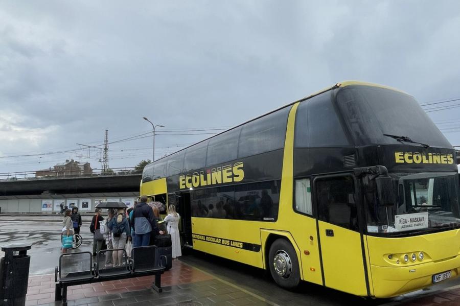 Tviteris: «Autobusi maršrutos uz Maskavu un Sanktpēterburgu kursē katru dienu»