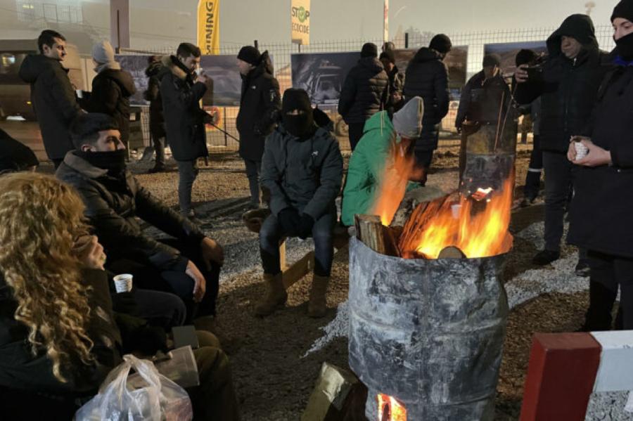 Azerbaidžāna pieprasa armēņu separātistiem nolikt ieročus