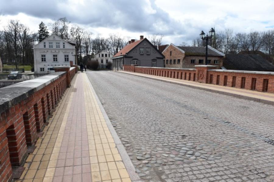Kuldīgā svinīgi pacels karogu par godu vecpilsētas iekļaušanai UNESCO