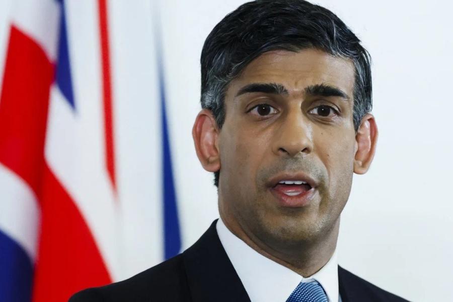 Skandāls Lielbritānijā: Sunaks atlaiž iekšlietu ministri