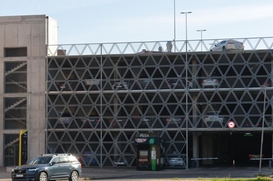Rīgas varas iestādes plāno aprīkot bumbu patvertnes (+VIDEO)