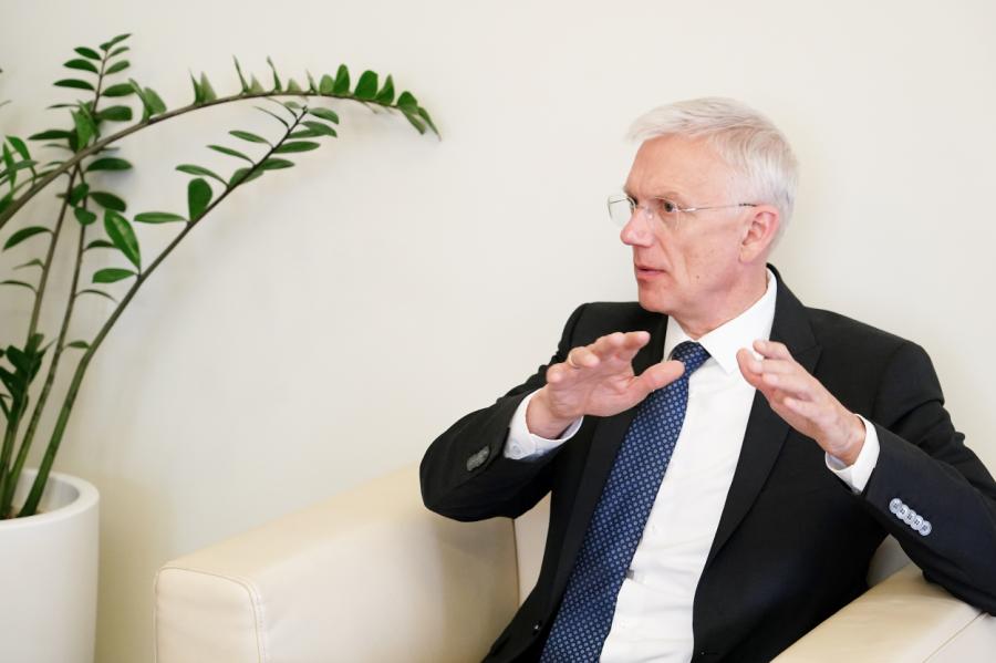Kariņš neplāno demisionēt. Koalīcija arī neprasīs ārlietu ministra atkāpšanos