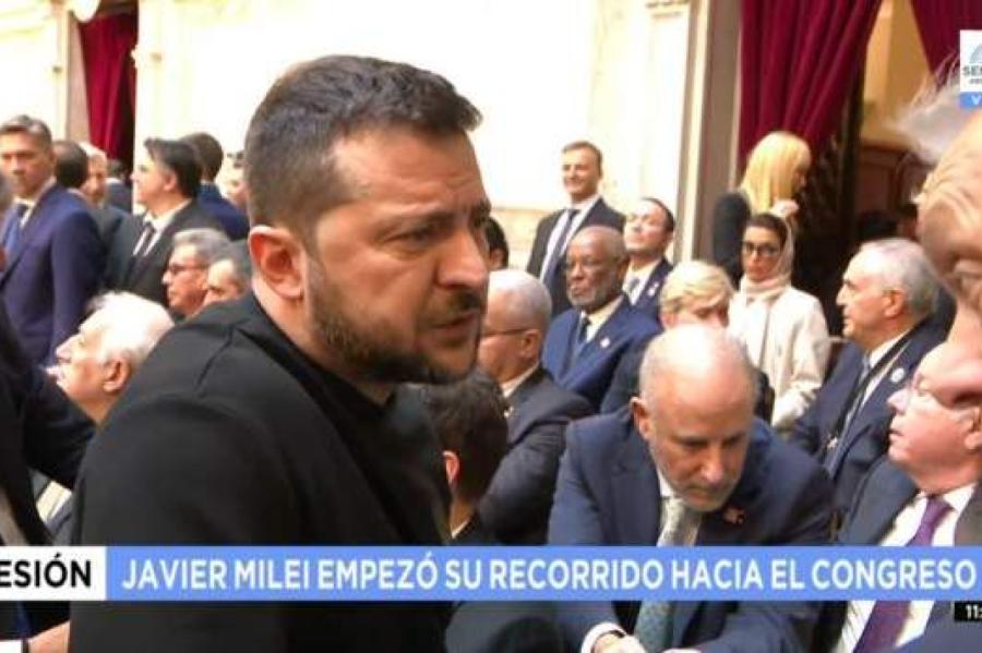 Zelenskis Argentīnas prezidenta inaugurācijā runājis ar Orbānu