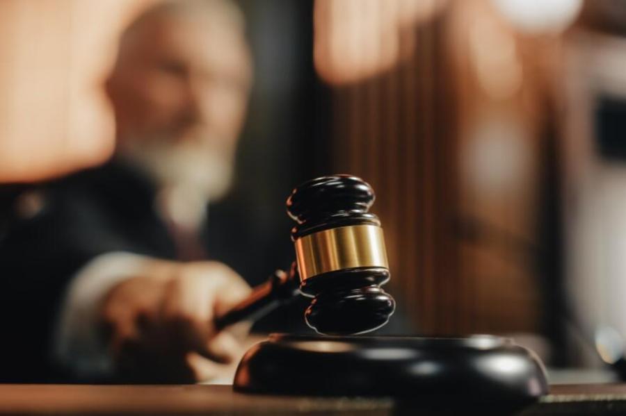 Klaipēdas uzņēmējs tiesā noliedz vainu ieroču tirdzniecībā