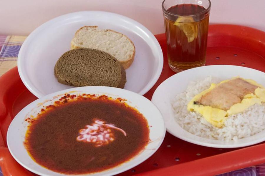 Daugavpils pašvaldība no šodienas par skolēnu ēdināšanu maksās 1,55 EUR (+VIDEO)