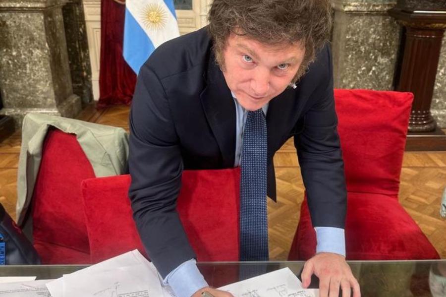 Argentīnā tiesa aptur Mileja iecerētās darba tirgus reformas