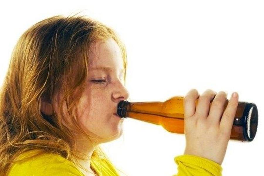Sievietes alkoholiķes varēs saņemt valsts apmaksātu kontracepciju