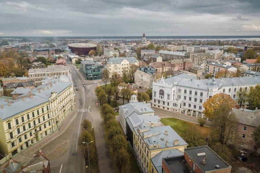 Somijas elektronisko komponenšu ražotājs atvērs rūpnīcu Liepājā