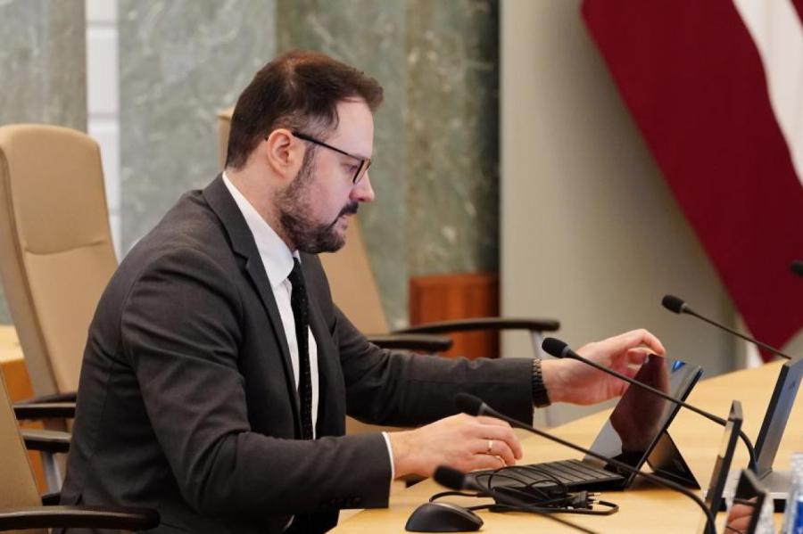 Briškens rosina disciplinārlietu par SM amatpersonas iespējamiem pārkāpumiem