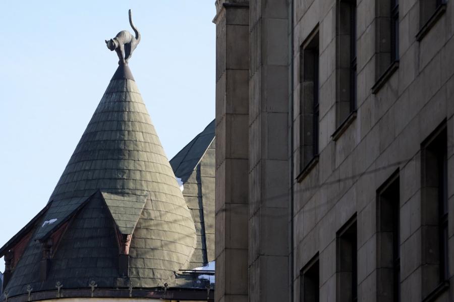 Vecrīgā deg Kaķu nams