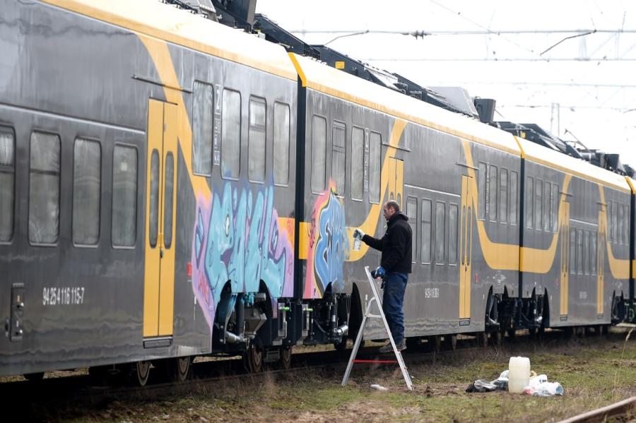 «Pasažieru vilciens» pastiprinās vilcienu apsardzi Vagonu parkā