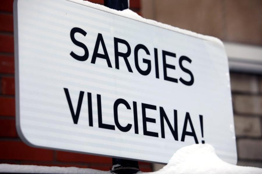 Cēsu novadā vilciens nāvējoši notriecis vīrieti