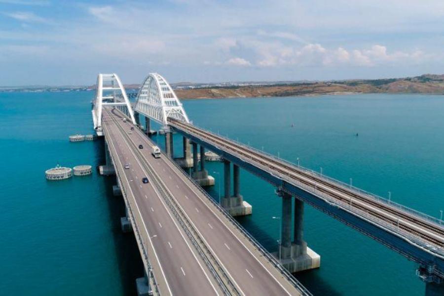 Ukraina devusi raķešu triecienu objektiem Krimā