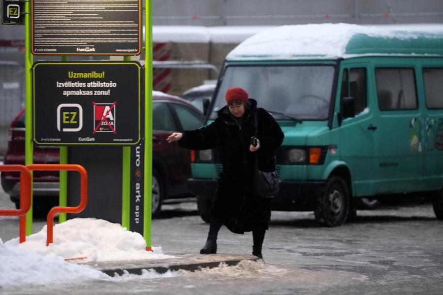 Izsludina 210 miljonus eiro vērto Rīgas ielu uzturēšanas konkursu