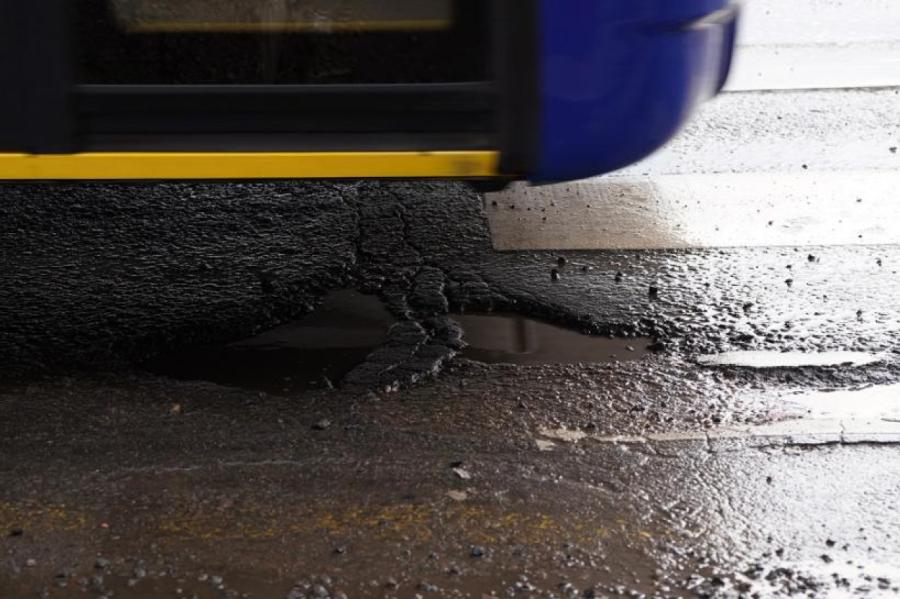 Rīgā sākta Matīsa ielas seguma atjaunošana