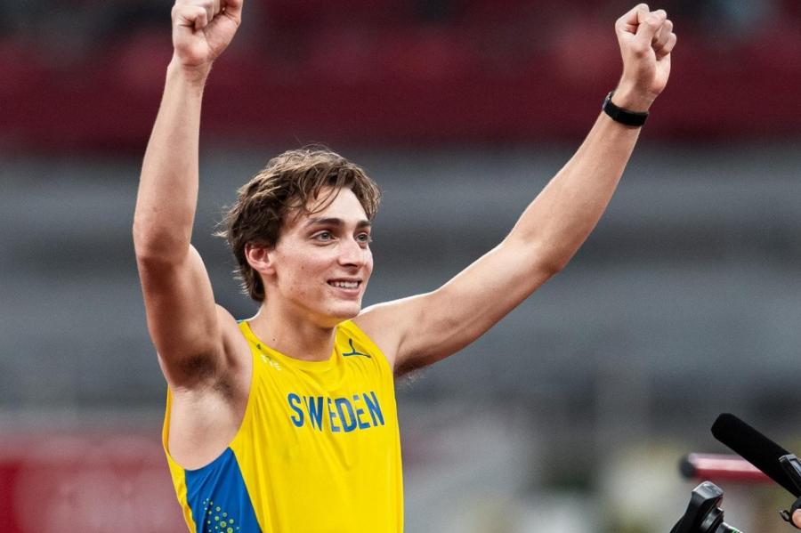 Duplantis par centimetru labo sev piederošo pasaules rekordu kārtslēkšanā