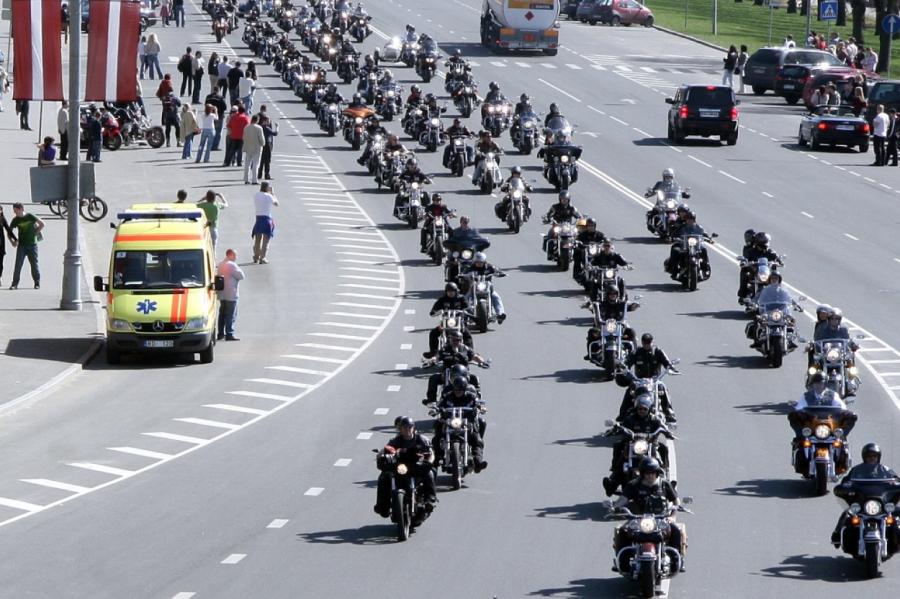 Motosezonas atklāšanas laikā Rīgā gaidāmi satiksmes ierobežojumi