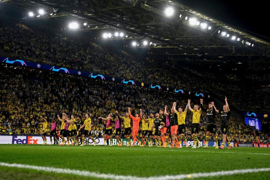 «Borussia» uzvar Čempionu līgas pusfināla pirmajā spēlē