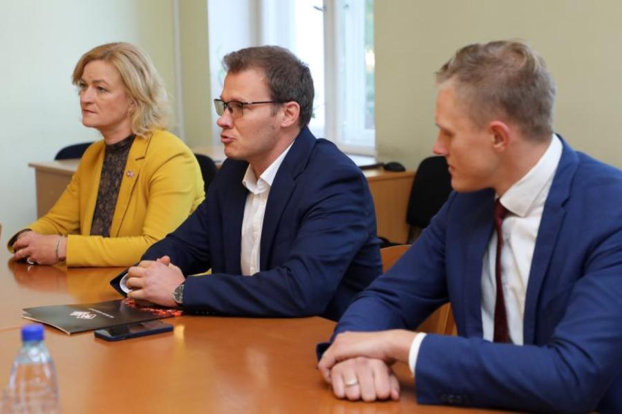 Žurnāls: NA draud valsts finansējuma zaudēšana uz gadu