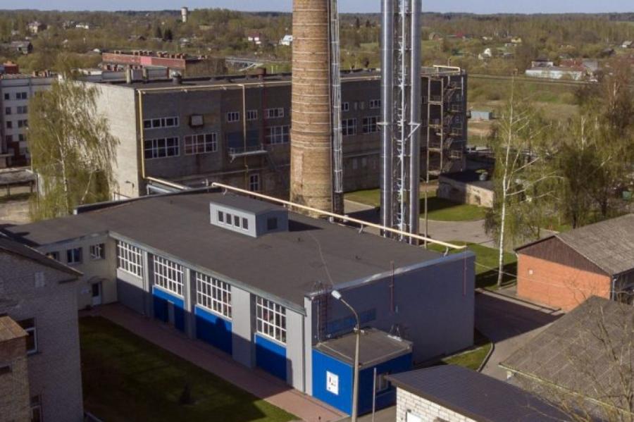 Neskatoties uz finanšu krīzi Rēzeknē, siltumtīklu remonts turpinās (+VIDEO)