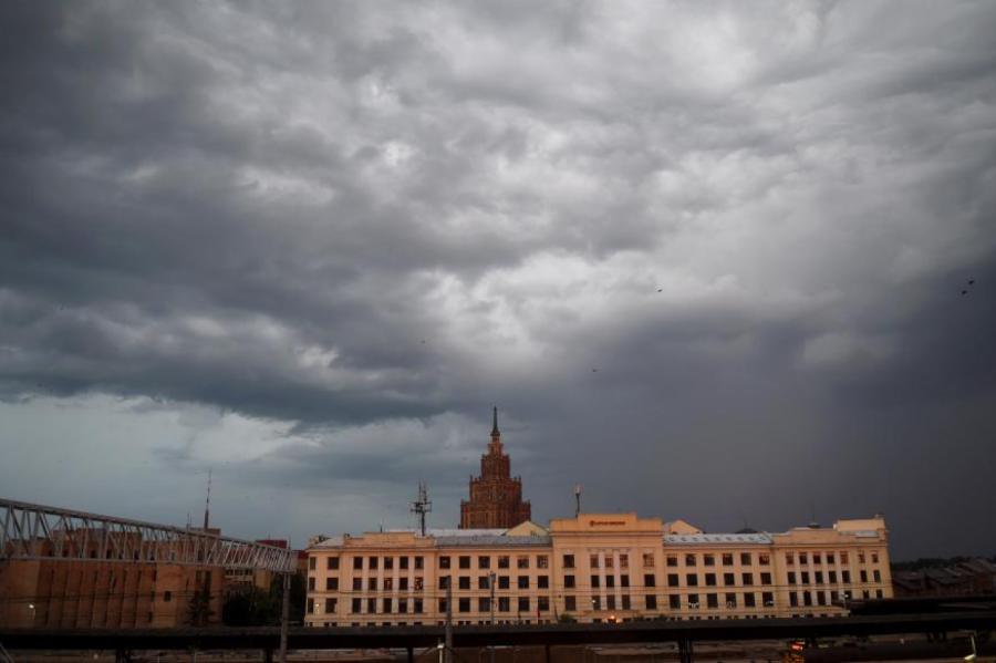 Ceturtdien vietām būs pērkona negaiss, ziemeļaustrumos saglabāsies sauss laiks
