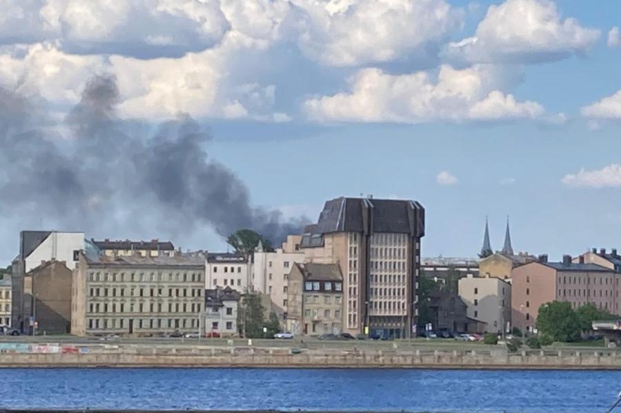Pieļauj, ka nams Valmieras ielā dedzināts ļaunprātīgi
