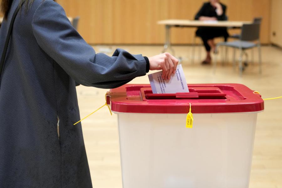 CVK konstatējusi gadījumu saistībā ar neapzīmogotu vēlēšanu aploksni