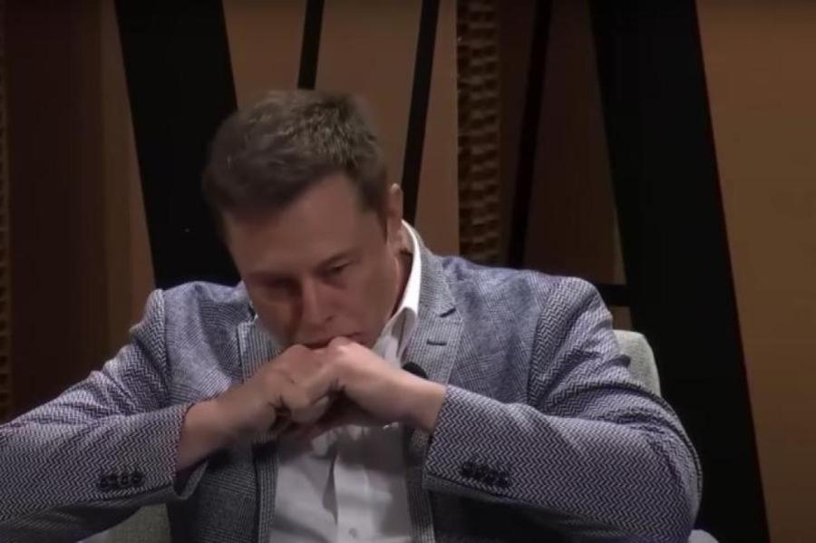 Masks draud aizliegt savos uzņēmumos «Apple» ierīces