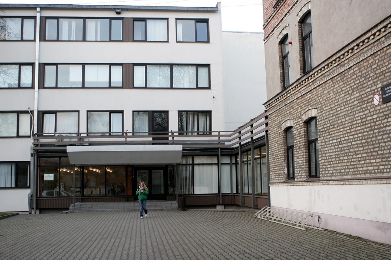 Vairāku galvaspilsētas izglītības iestāžu nosaukumos iekļaus Rīgas vārdu