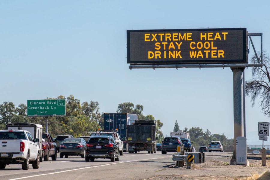 Kalifornijā savvaļas ugunsgrēku dēl evakuē 25 000 cilvēku
