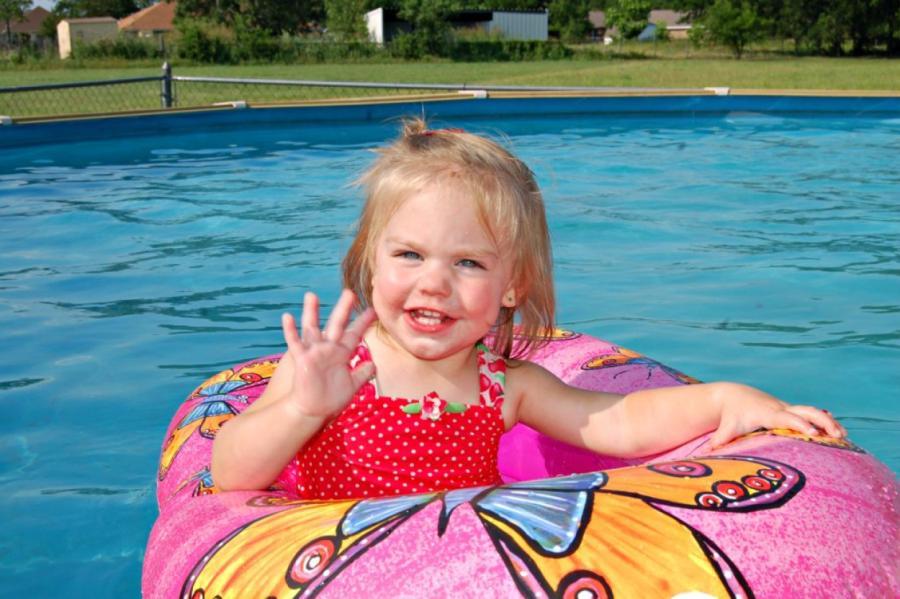 PTAC: uzraugiet bērnu, kad tas rotaļājas vai peldas (+VIDEO)