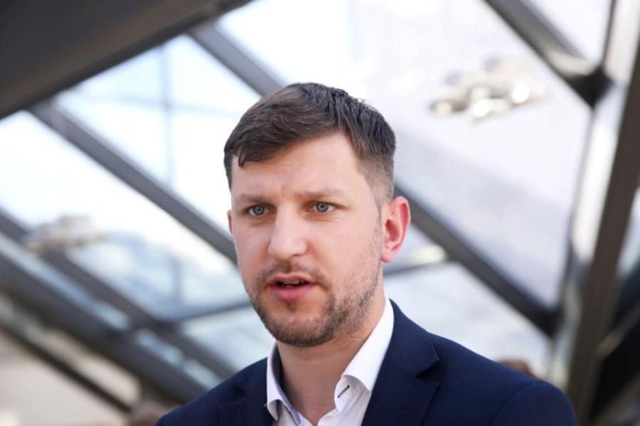 Apsūdz bijušo Rīgas domes departamenta pienākumu izpildītāju Vaivodu