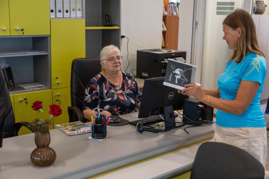 Dienvidkurzemes novadā saglabājušās mazās bibliotēkas (+VIDEO)